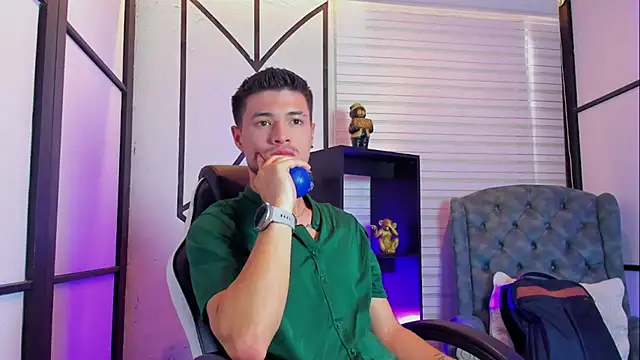 EdwardRoss  online show from September 15, 6:41 pm