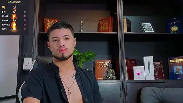 EdwardRoss  online show from September 22, 9:06 pm