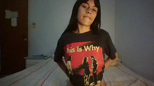 Snapshot of melodybar27 chatting on December 31, 2:58 pm melodybar27 online show from December 31, 2:58 pm