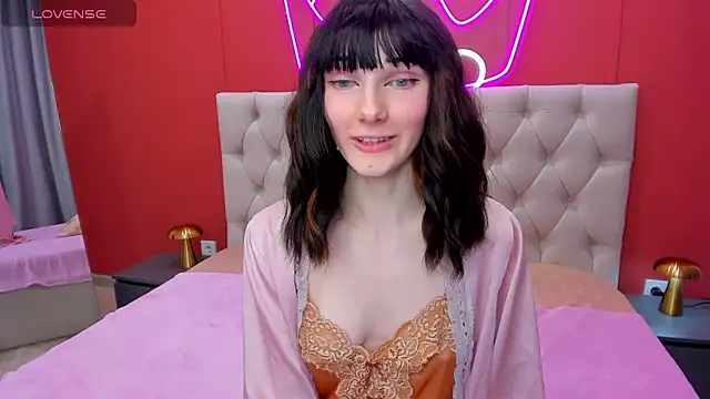 Lili flowerr online show from January 18, 4:10 pm