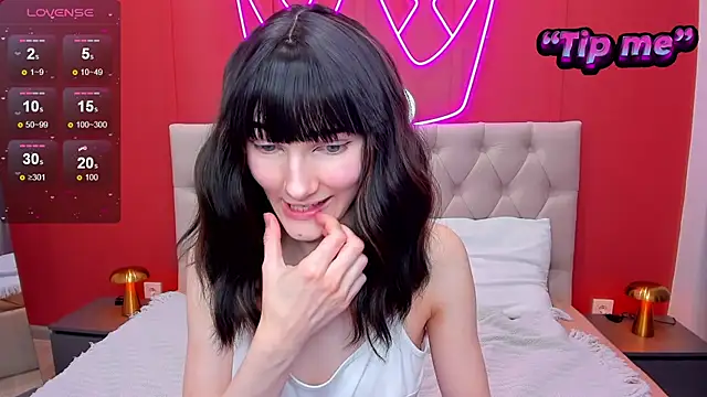 Lili flowerr online show from January 25, 9:04 am