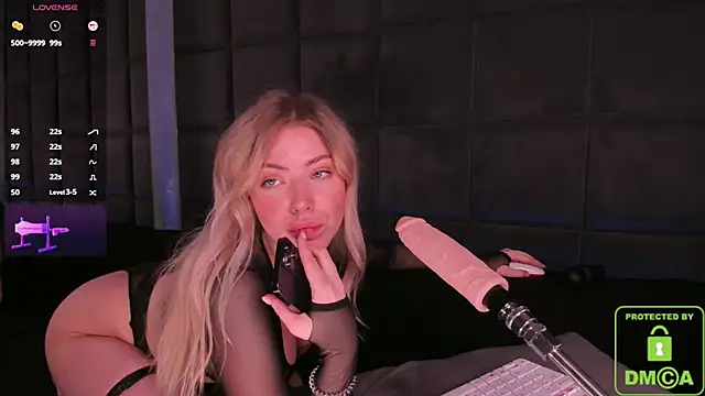 Snapshot of NateHalll chatting on March 8, 8:00 am NateHalll online show from March 8, 8:00 am