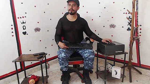 KalethBigDick online show from October 8, 9:18 am