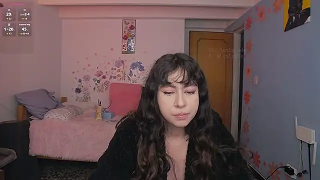 leslyyu online show from October 18, 4:08 pm