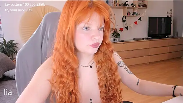 lil lia online show from October 1, 8:42 am