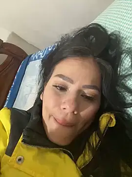 Snapshot of Miah_gomez_ chatting on December 14, 3:29 am Miah gomez online show from December 14, 3:29 am