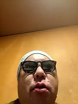 Snapshot of punk0805 chatting on September 25, 11:25 am punk0805 online show from September 25, 11:25 am