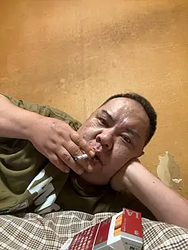 Snapshot of punk0805 chatting on October 18, 8:04 am punk0805 online show from October 18, 8:04 am