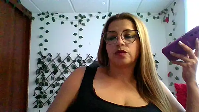 RossanaLionheart online show from October 3, 10:18 pm