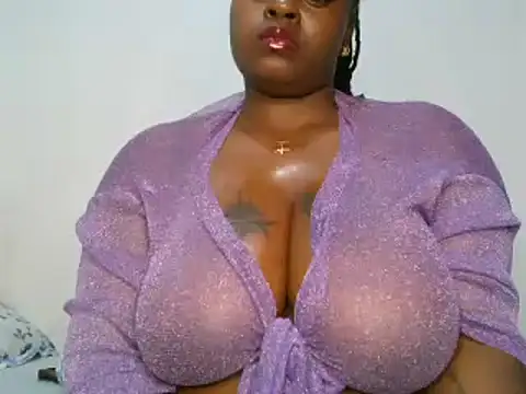 Snapshot of t-QueenSlyy chatting on January 13, 6:49 pm t-QueenSlyy online show from January 13, 6:49 pm