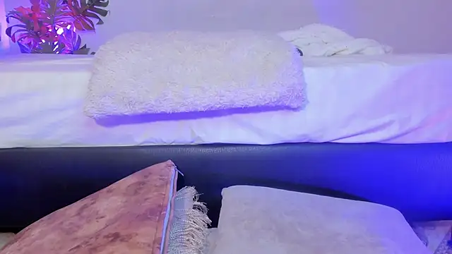 Voluptupus-girl online show from March 13, 9:05 pm