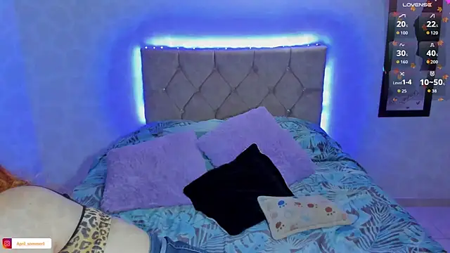 April sommer1 online show from October 10, 9:41 am