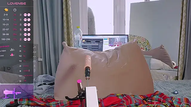 Snapshot of Meukotis chatting on October 11, 11:20 am Meukotis online show from October 11, 11:20 am