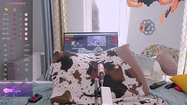 Snapshot of Meukotis chatting on November 3, 7:31 am Meukotis online show from November 3, 7:31 am