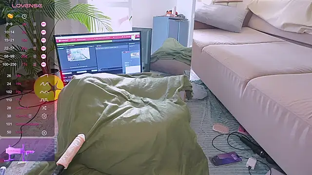 Snapshot of Meukotis chatting on November 15, 9:39 am Meukotis online show from November 15, 9:39 am