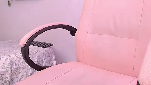 macey elliot  online show from January 28, 3:35 pm