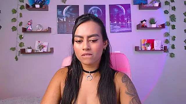 macey elliot  online show from February 1, 11:58 pm