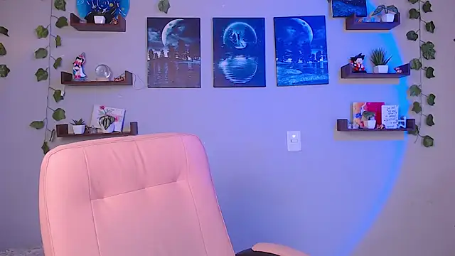 macey elliot  online show from February 4, 12:22 pm