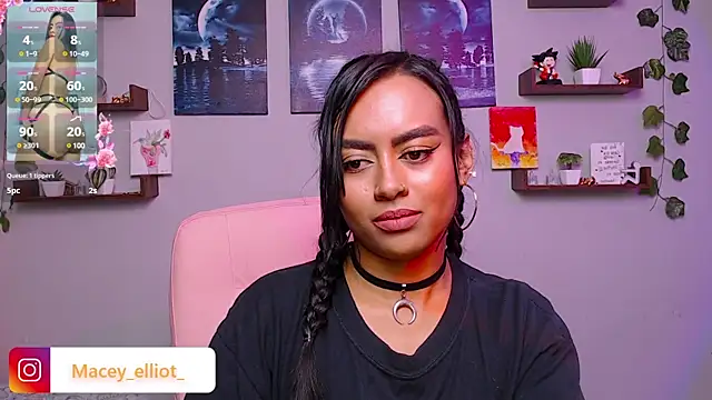 macey elliot  online show from February 11, 5:50 pm