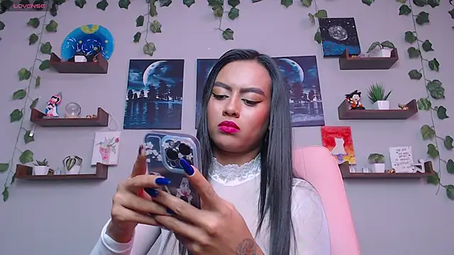 macey elliot  online show from February 12, 3:05 pm