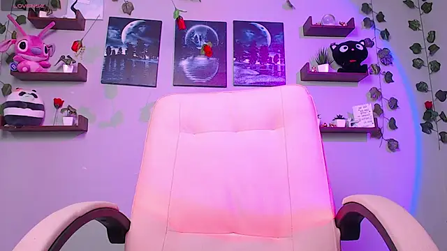 macey elliot  online show from March 12, 12:26 pm