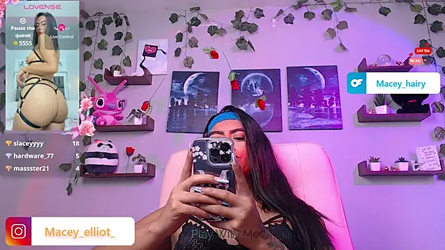 macey elliot  online show from March 12, 3:29 pm