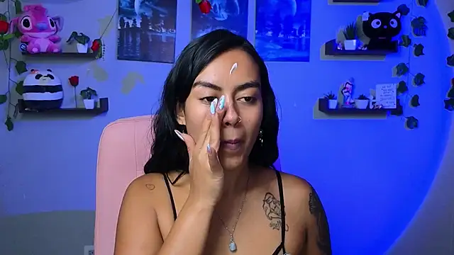 macey elliot  online show from March 20, 2:42 pm