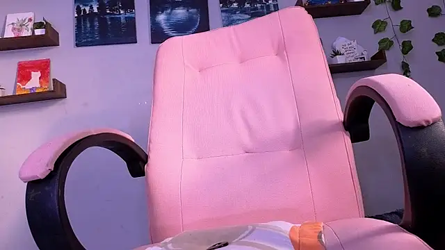 macey elliot  online show from September 16, 11:22 am