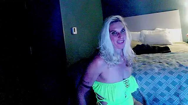 Glamazonx online show from December 24, 1:49 am