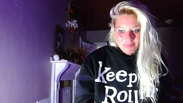 Glamazonx online show from September 17, 12:18 pm