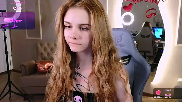 Britney Lynch online show from February 16, 8:33 pm