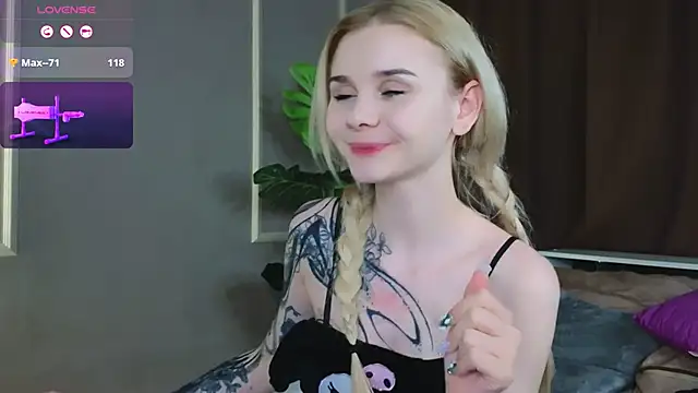 Britney Lynch online show from February 27, 12:21 am