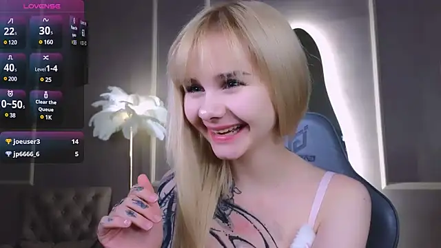 Britney Lynch online show from March 8, 8:35 pm