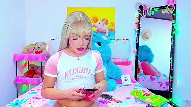 Snapshot of Candy_Candy__ chatting on September 9, 9:47 pm Candy Candy online show from September 9, 9:47 pm