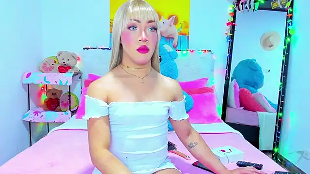 Snapshot of Candy_Candy__ chatting on September 19, 11:49 pm Candy Candy online show from September 19, 11:49 pm