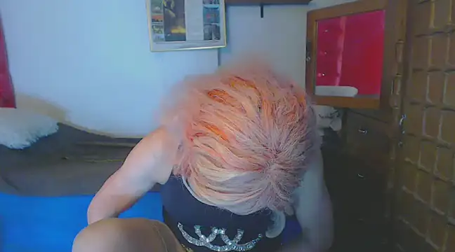 LorenJade online show from February 13, 8:59 am