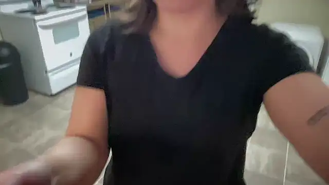 sexylilly69 online show from March 4, 10:38 pm