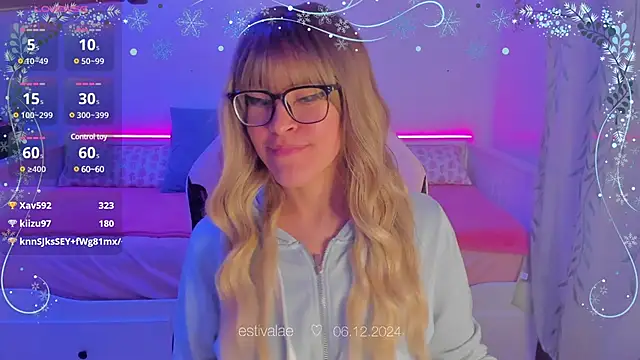 Snapshot of estivalae chatting on December 6, 10:19 pm estivalae online show from December 6, 10:19 pm