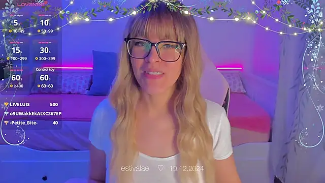 Snapshot of estivalae chatting on December 19, 8:34 pm estivalae online show from December 19, 8:34 pm