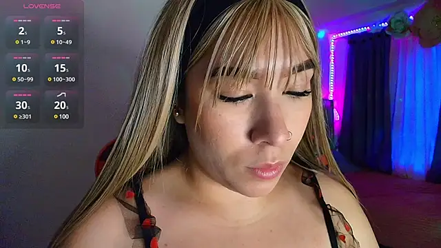 leahtemptation3 online show from March 9, 10:30 pm