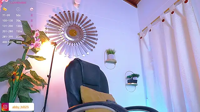 abbyhill27 online show from February 2, 7:20 am