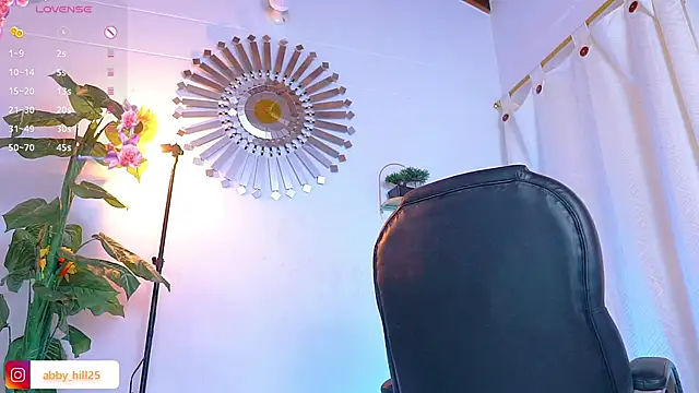 abbyhill27 online show from February 26, 7:20 am