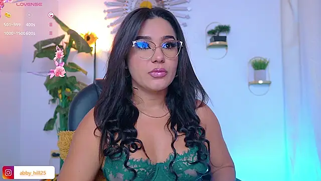 abbyhill27 online show from March 20, 4:18 am