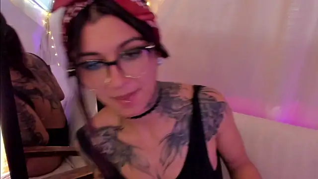 Snapshot of noemi_foxxx chatting on February 26, 4:24 pm noemi foxxx online show from February 26, 4:24 pm