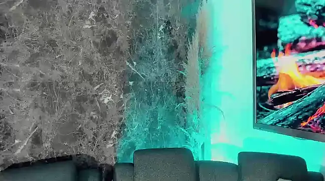 Emmaa Saenz  online show from December 10, 2:06 pm