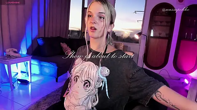 misschloe   online show from January 27, 11:22 pm