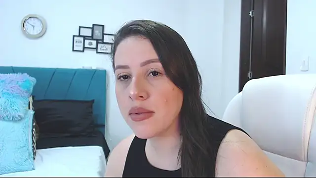 kamila lopez online show from February 9, 11:25 pm