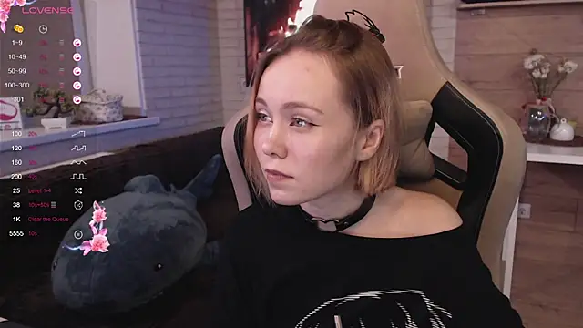 lucy mirror online show from September 9, 8:30 pm