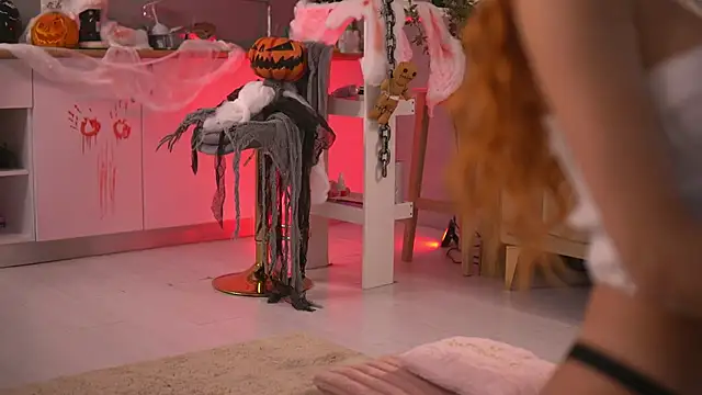 ButterflyLeah online show from November 4, 2:43 am