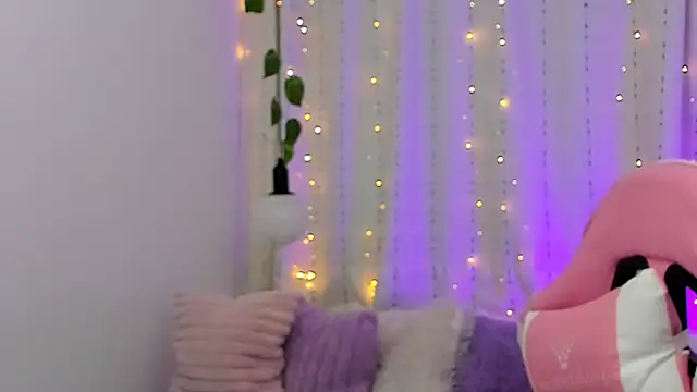 Snapshot of veronicaxx69 chatting on March 8, 4:01 am veronicaxx69 online show from March 8, 4:01 am